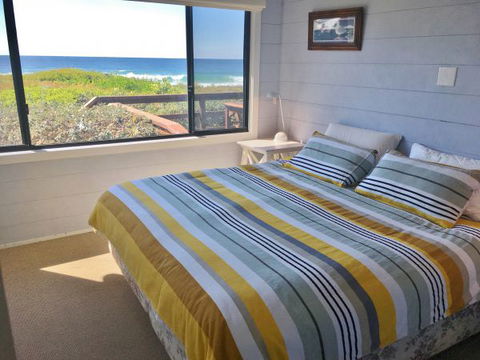 Surfside On Mollymook Beach - Redcliffe Tourism 7