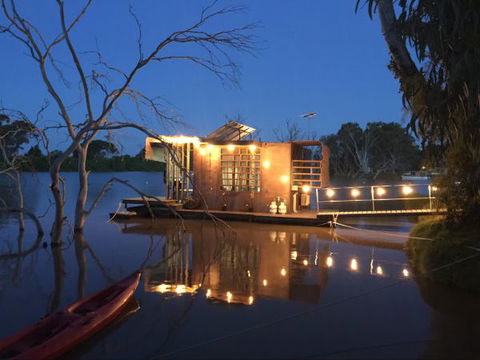 Bill's Boathouse - Redcliffe Tourism 3