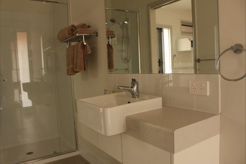 Cooper's Country Lodge - Redcliffe Tourism 2