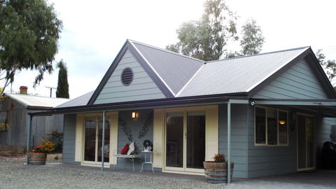 Auburn Pavilions - Redcliffe Tourism 0