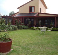 Nightingale Wines Luxury Villas - Redcliffe Tourism