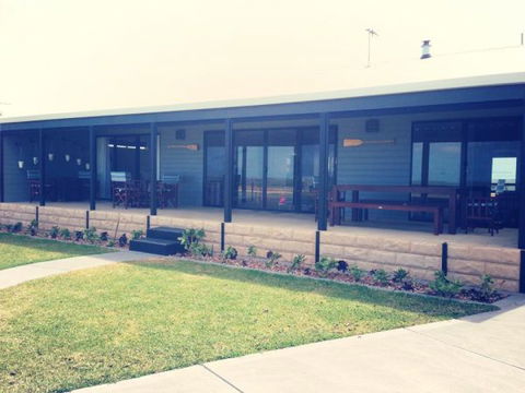 Vintage Oar Holiday House - Redcliffe Tourism 3