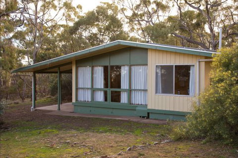 Alligator Lodge - Mount Remarkable National Park - Redcliffe Tourism 3