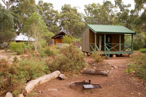 Alligator Lodge - Mount Remarkable National Park - Redcliffe Tourism 0