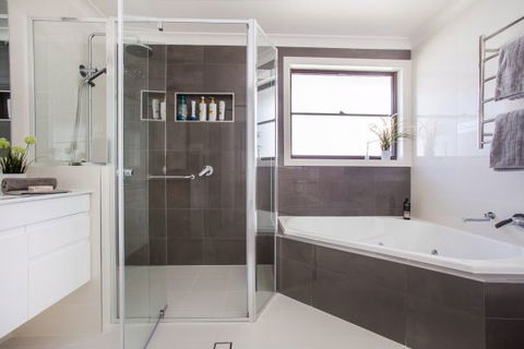 Seacliff Mollymook - Redcliffe Tourism 6