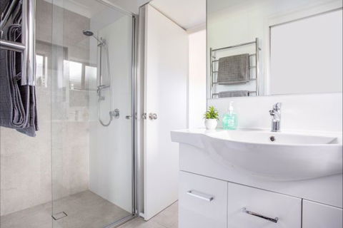 Seacliff Mollymook - Redcliffe Tourism 7