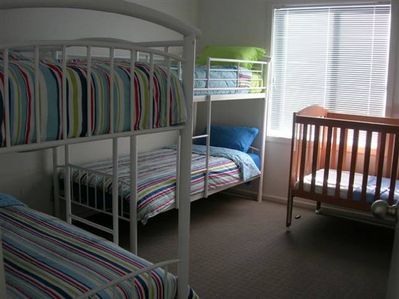 Annies Beach House - Redcliffe Tourism 3