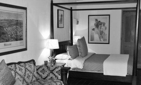 Barrenjoey Hideaway - Redcliffe Tourism 3