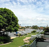 Runaway Cove Luxury Apartments - Redcliffe Tourism