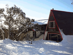 Double B Ski Lodge - Redcliffe Tourism 0