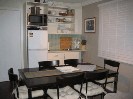Pinnacle View Apartments - Redcliffe Tourism 3