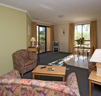 Kingston Court Serviced Apartments - Redcliffe Tourism