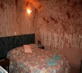 Radeka Downunder Underground Motel And Backpackers Inn - Redcliffe Tourism 2
