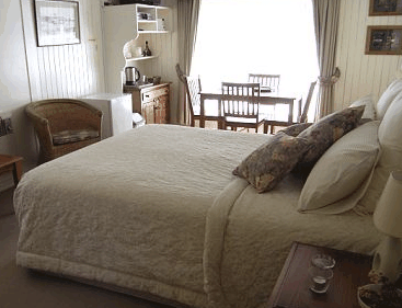 Beauty Point Cottages - Redcliffe Tourism