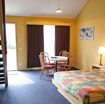 Coastal Motel - Redcliffe Tourism 1