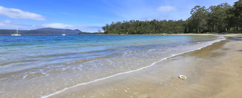 Stewarts Bay Lodge - Redcliffe Tourism 1