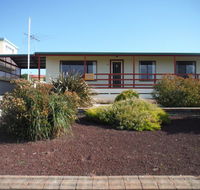 Kenny's Retreat - Redcliffe Tourism