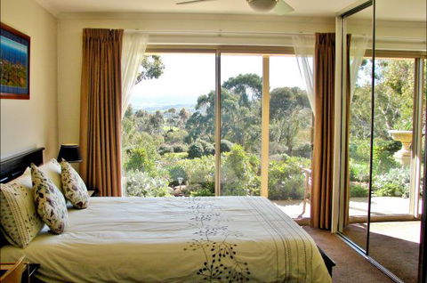 Austiny Bed And Breakfast - Redcliffe Tourism 2