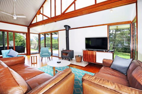 Tara - Redcliffe Tourism 1