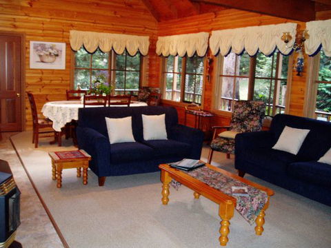 Whistle Stopover - Redcliffe Tourism 5