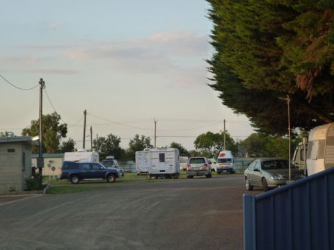 Central Caravan Park Colac - Redcliffe Tourism 0
