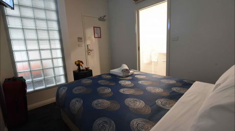 109 Flashpackers - Redcliffe Tourism 1