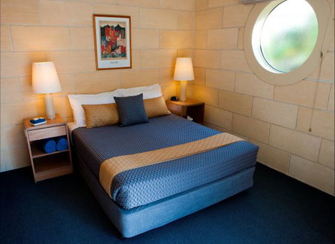 Portside Motel - Redcliffe Tourism 1