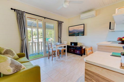All About Me Bed And Breakfast - Redcliffe Tourism 2