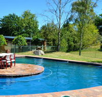 Alpine Inn - Redcliffe Tourism