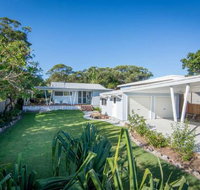 Back Beach Bungalow - Redcliffe Tourism