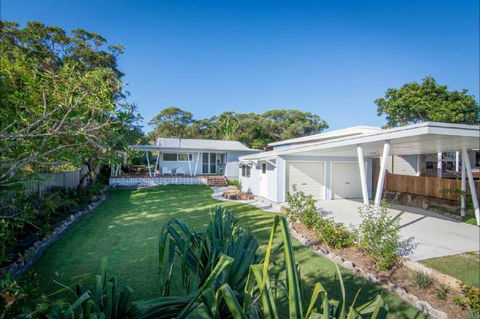 Back Beach Bungalow - Redcliffe Tourism 0