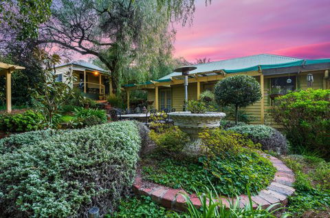 Bendigo Cottages Bed And Breakfast - Redcliffe Tourism 0