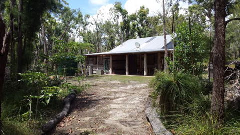 Byfield Cabins On Waterpark Creek - Redcliffe Tourism 0