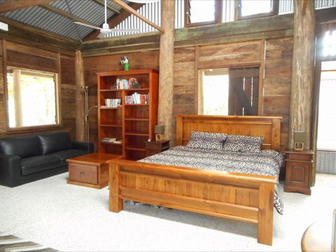 Byfield Cabins On Waterpark Creek - Redcliffe Tourism 1