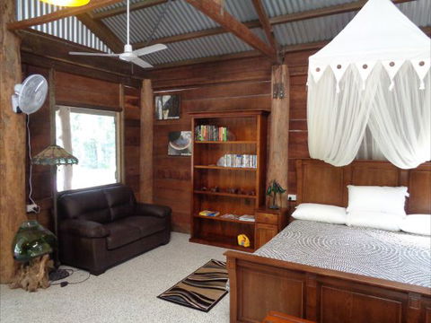 Byfield Cabins On Waterpark Creek - Redcliffe Tourism 2