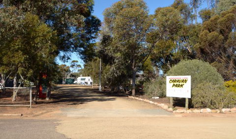 Carrieton Caravan Park - Redcliffe Tourism 0