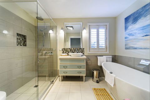 Coastal Pods Wynyard - Redcliffe Tourism 5