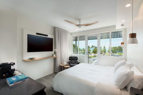 Heart Hotel And Gallery Whitsundays - Redcliffe Tourism 4