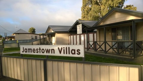 Jamestown Villas - Redcliffe Tourism 0