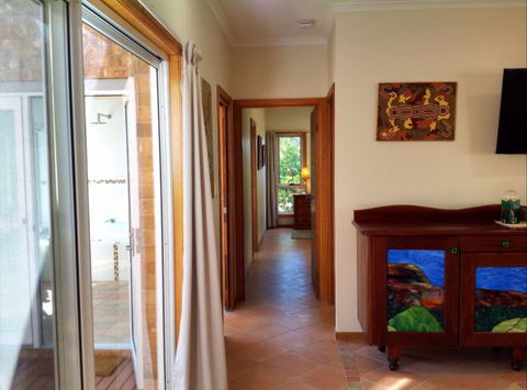 Munga Munga B&B - Redcliffe Tourism 4