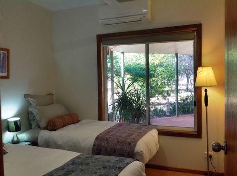 Munga Munga B&B - Redcliffe Tourism 6