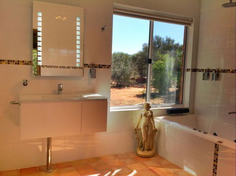 Munga Munga B&B - Redcliffe Tourism 8