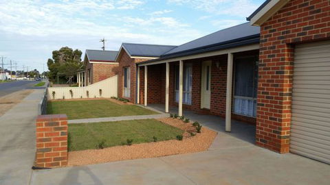 Numurkah Self Contained Apartments - Redcliffe Tourism 0