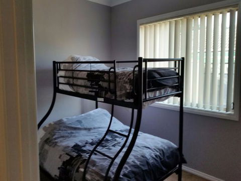 Numurkah Self Contained Apartments - Redcliffe Tourism 3