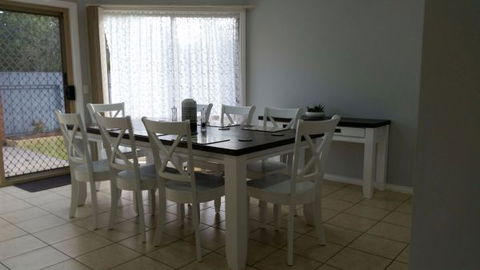 Numurkah Self Contained Apartments - Redcliffe Tourism 6