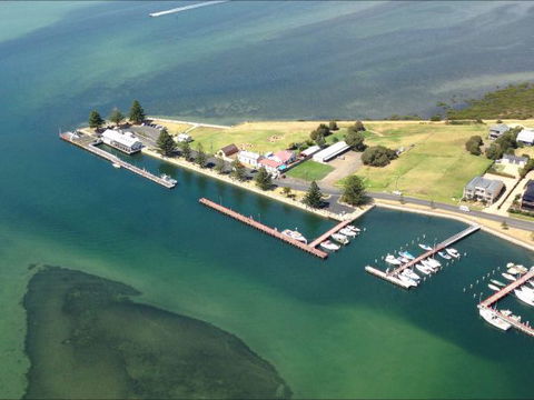 Port Albert Motel - Redcliffe Tourism 1