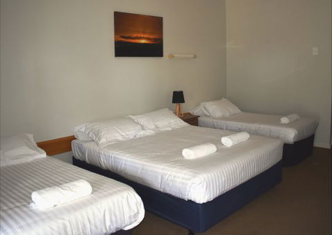 Port Albert Motel - Redcliffe Tourism 7