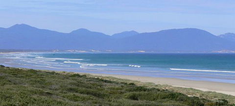Sandy Point Beach Escape - Redcliffe Tourism 1