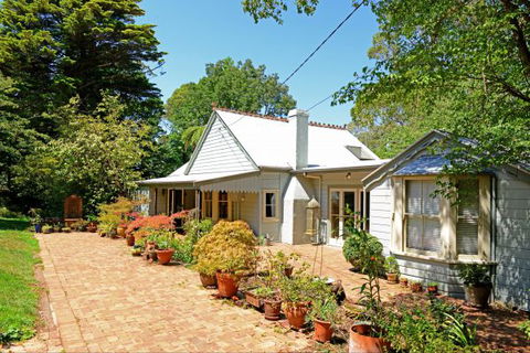 Sefton Cottage - Redcliffe Tourism 0