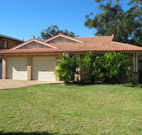 Seawest - Hawks Nest Accommodation - Redcliffe Tourism
